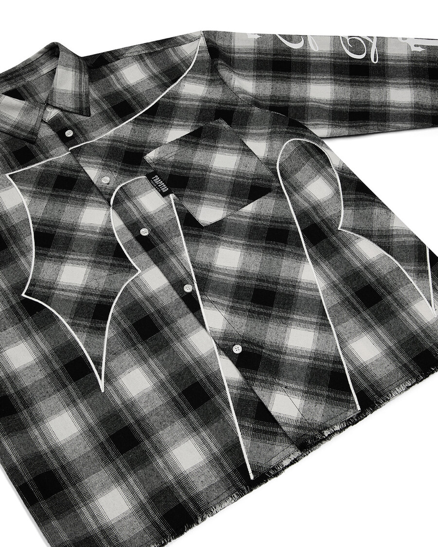 camisa de franela con texto en inglés script - negra