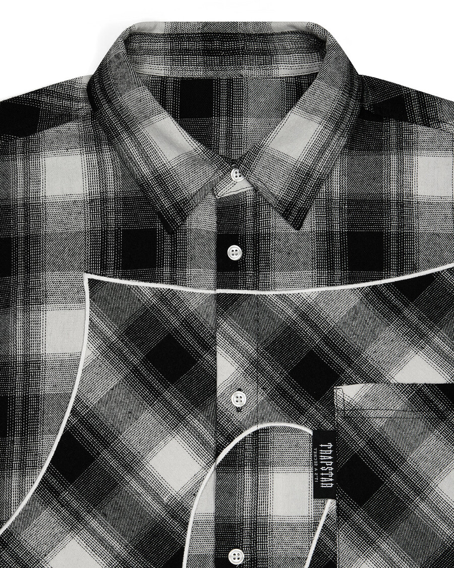 camisa de franela con texto en inglés script - negra