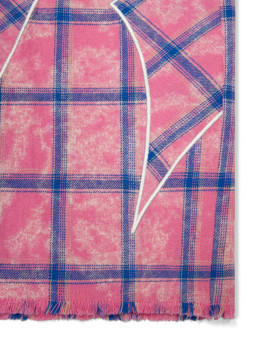 camisa de franela con texto en inglés script - rosa