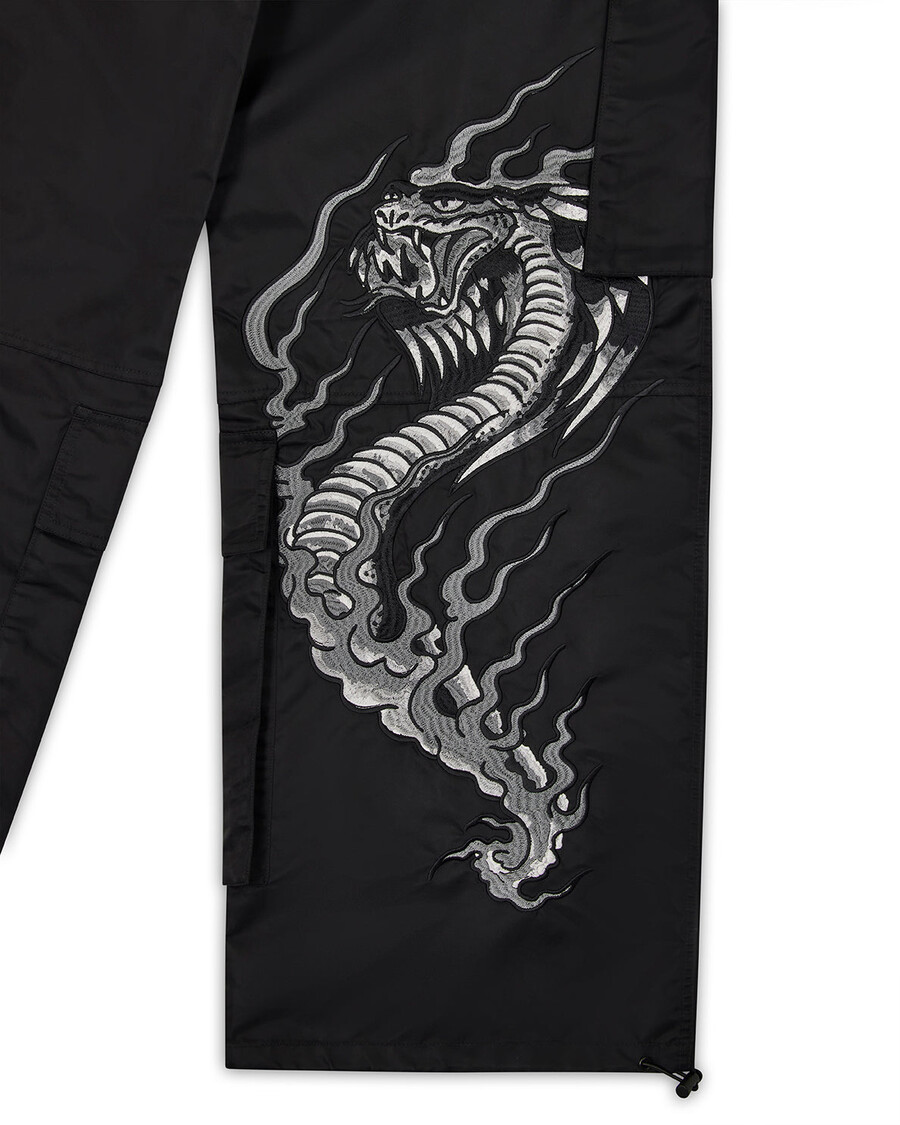 pantalones cargo hell cat de trapstar x ed hardy - negro